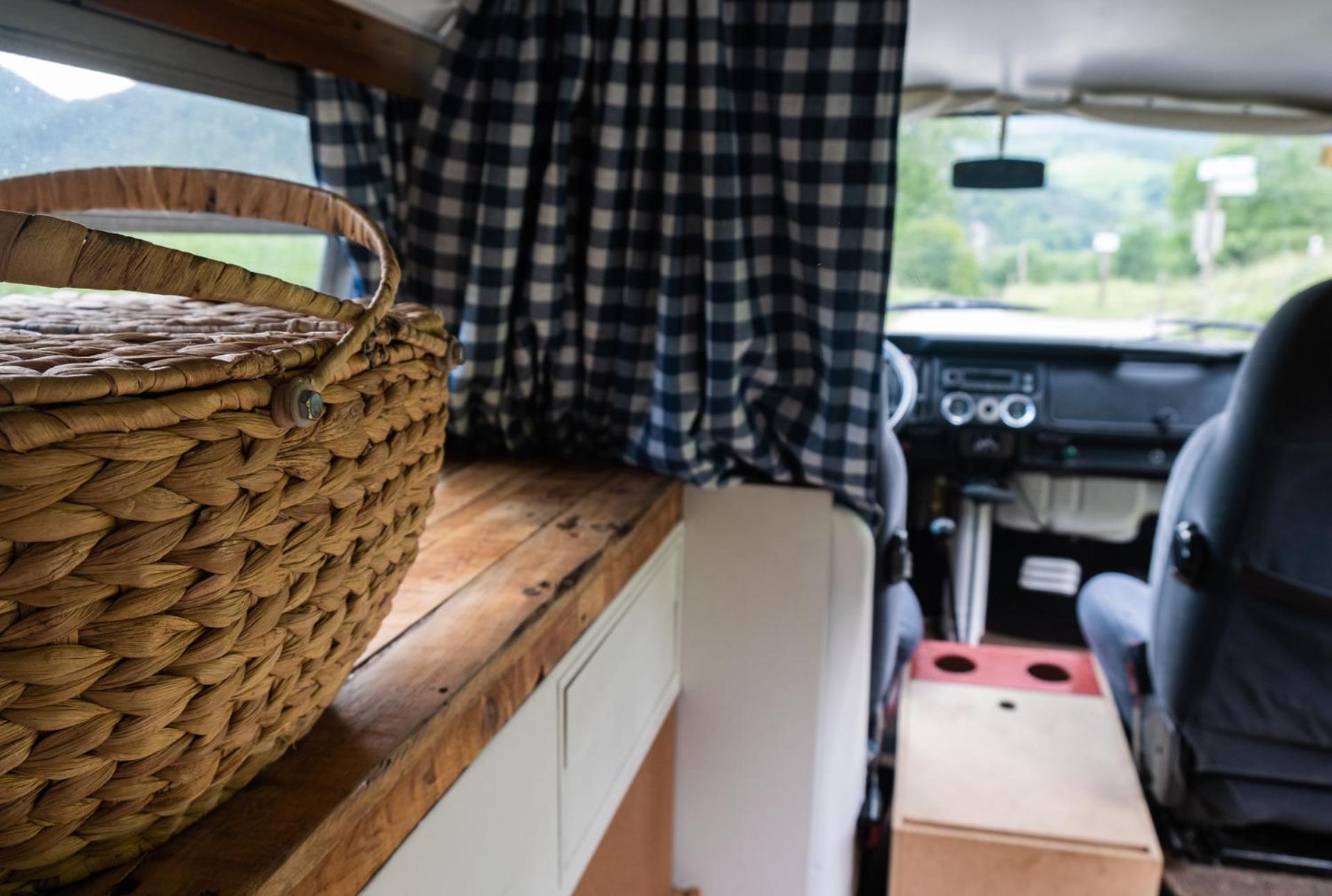 Retro Vw Kombi T2 Campervan L'Hospitalet de Llobregat Exteriör bild